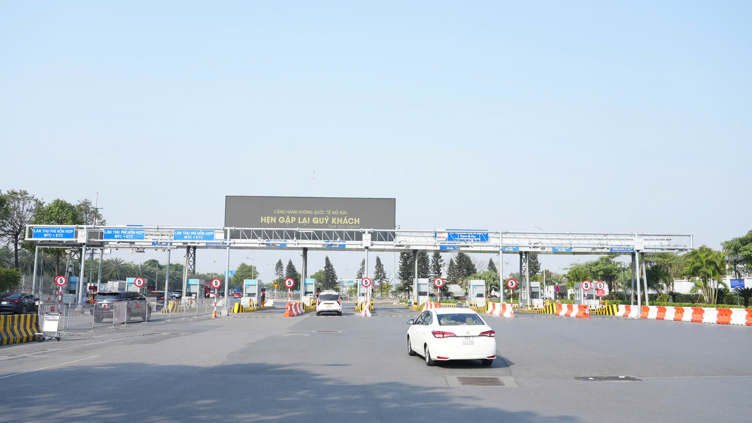 Hanoi Airport Taxi Only 250,000 VND